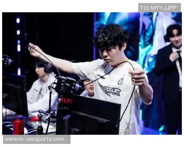 FPX在S15电竞总决赛中CSGO实力排名创新高引发热议