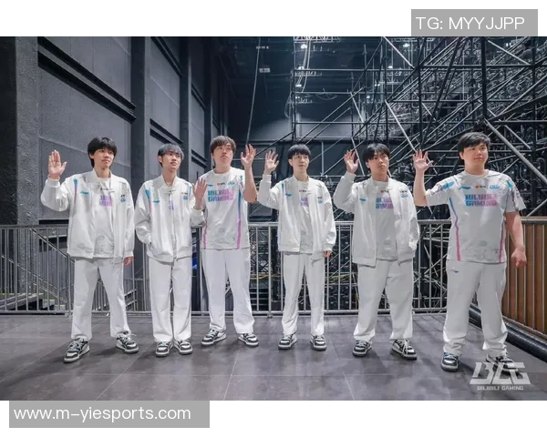 S15电竞总决赛揭秘LNG战队默契配合与英雄联盟精彩瞬间